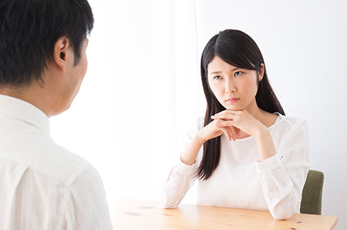 結婚後に夫の嘘が発覚！ 離婚すべきか？ 考えられる四つの選択...